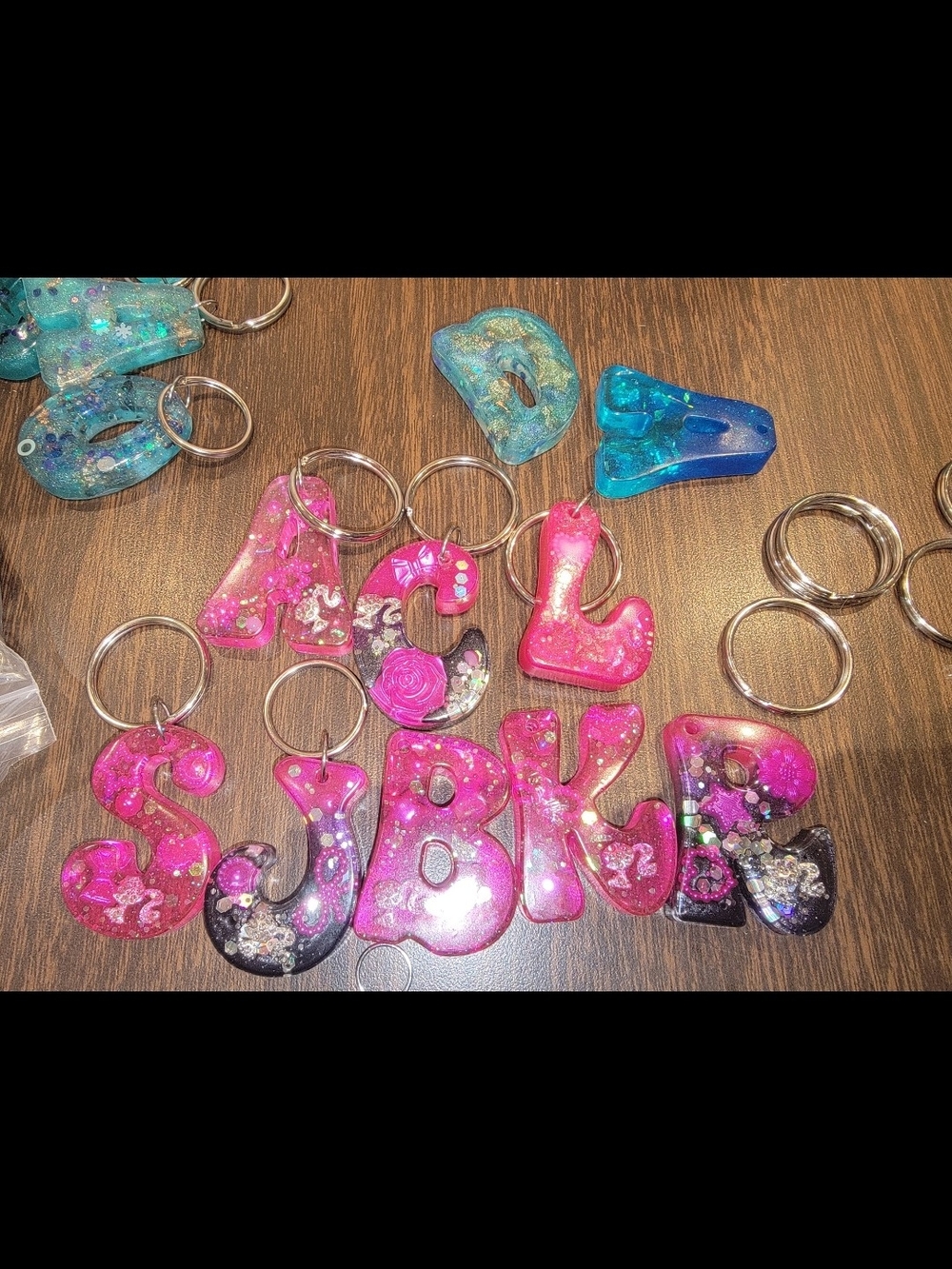 Resin Letter Keychains - Assorted Colors - Picture 5 of 6